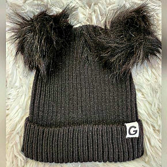 Guess Accessories - NWOT faux fur pompom‎ knit hat